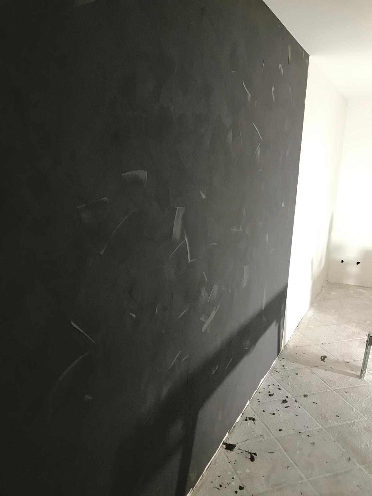 Spachtelarbeiten – makellose, streiflichttaugliche Q4-Wandoberfläche
